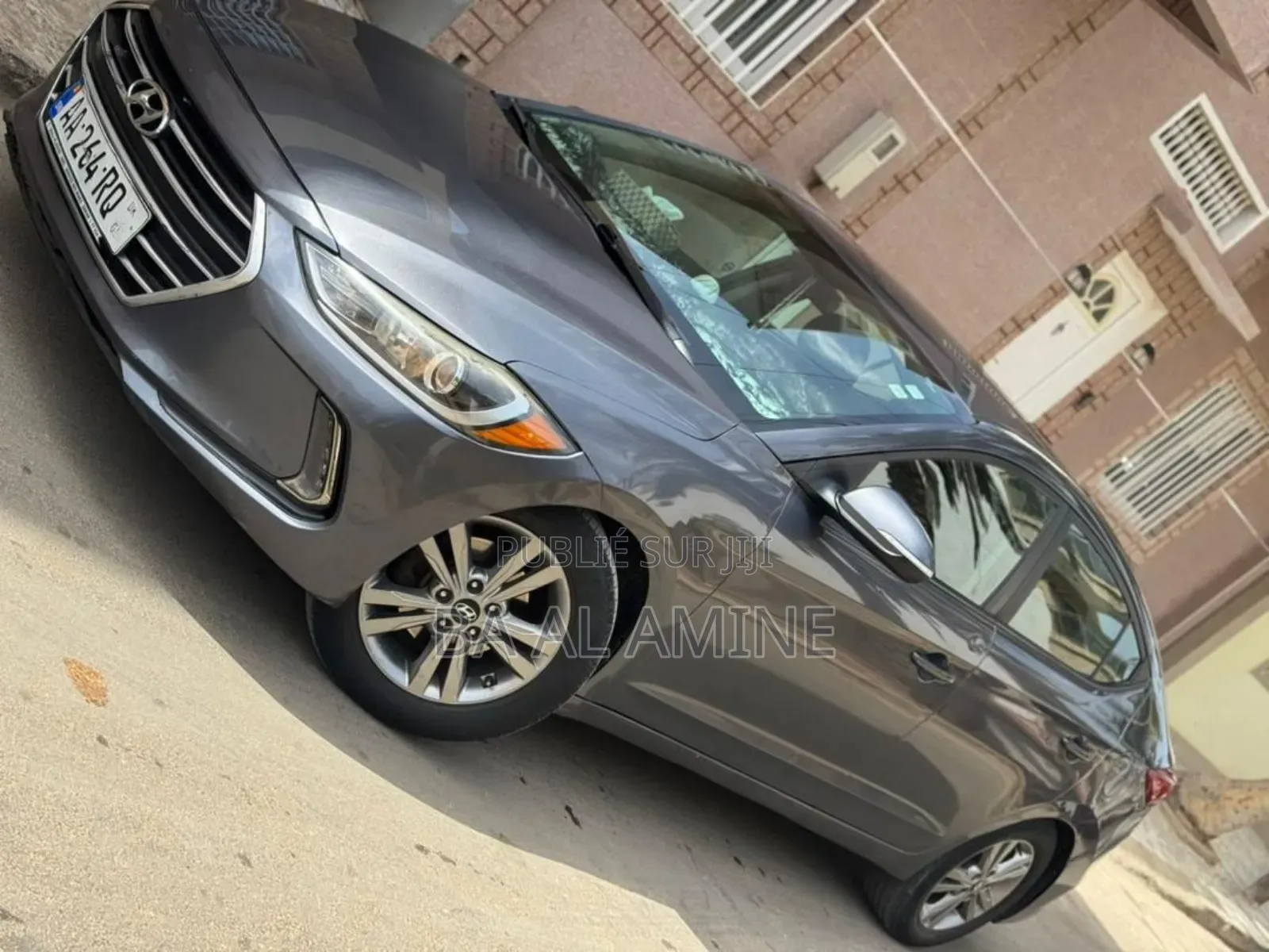 Hyundai Elantra SE Sedan FWD (2.0L 4cyl 6M) 2017 Gris