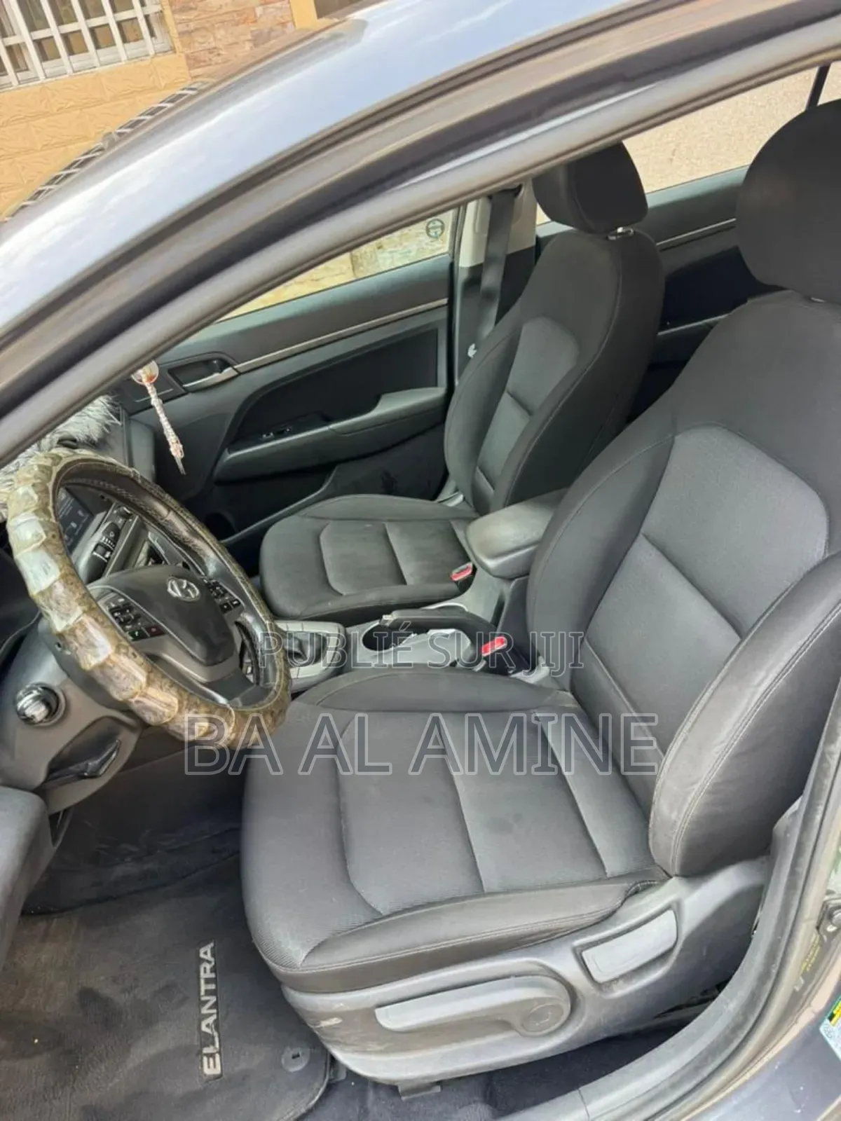 Hyundai Elantra SE Sedan FWD (2.0L 4cyl 6M) 2017 Gris