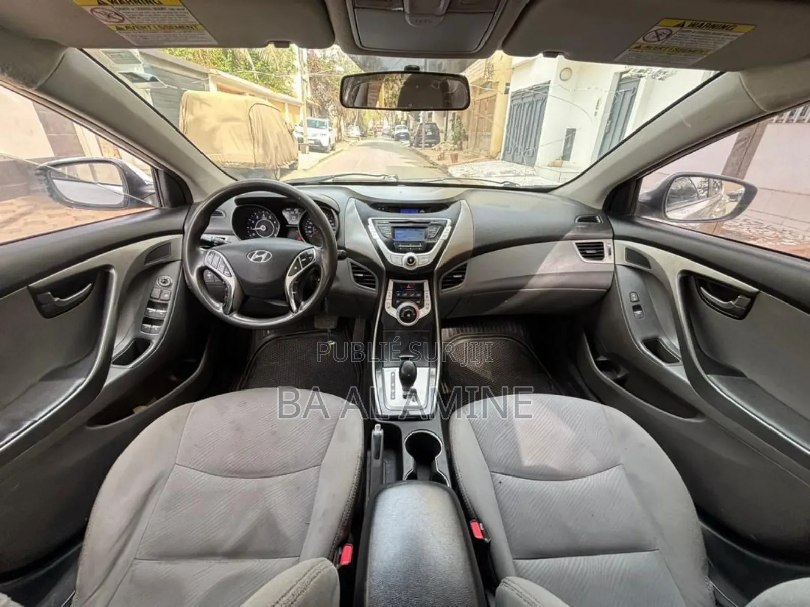 Hyundai Elantra SE Sedan FWD (2.0L 4cyl 6M) 2017 Gris