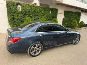 Mercedes-Benz C300 Luxury 4Matic Sedan AWD (2.0L 4cyl 7A) 2016 Gris