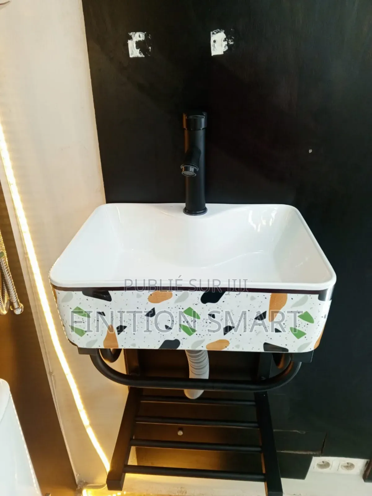 Vasque Design Chic Et Classe Qualité Supérieure Disponible