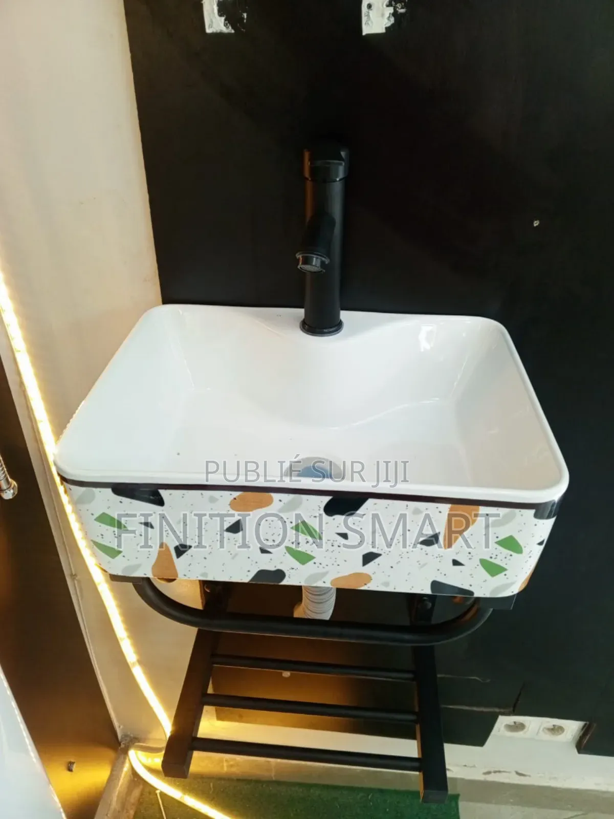 Vasque Design Chic Et Classe Qualité Supérieure Disponible