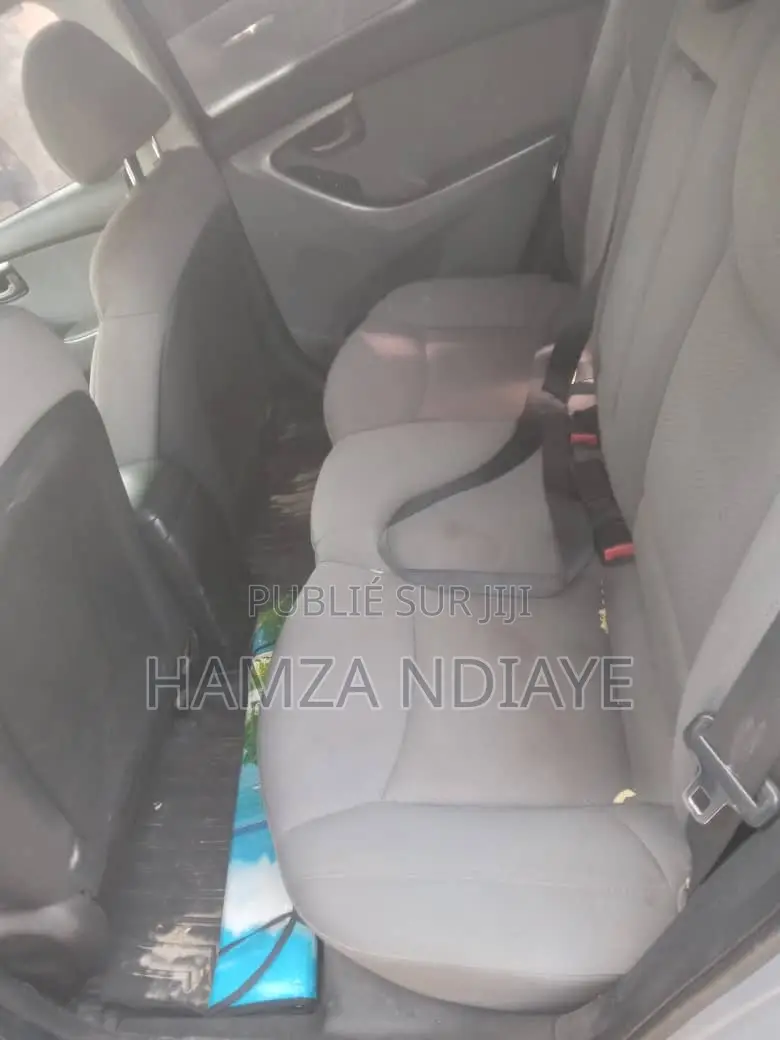 Hyundai Elantra 2012 Gris