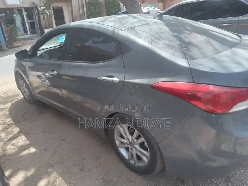 Hyundai Elantra 2012 Gris