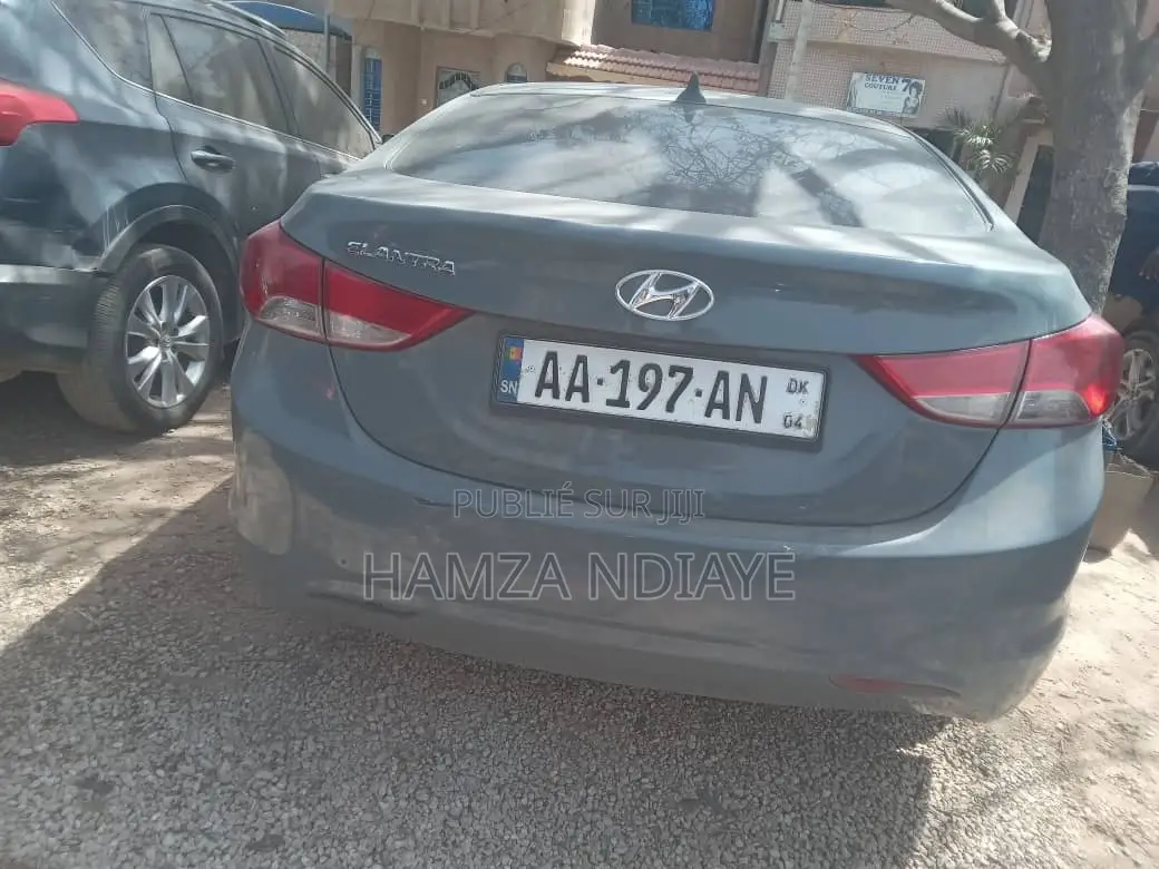 Hyundai Elantra 2012 Gris