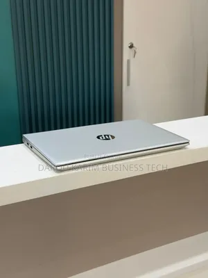 Nouveau HP ProBook 440 G9 16GB Intel Core i5 SSD 512GB