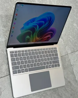 Nouveau Microsoft Surface Laptop 7 16GB Qualcomm Snapdragon X Elite SSD