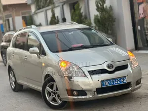 Toyota Verso 2009 Gris