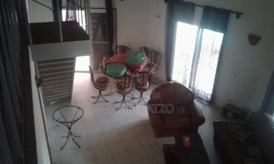 Furnished 2chbre Villa dans Sindia à Louer