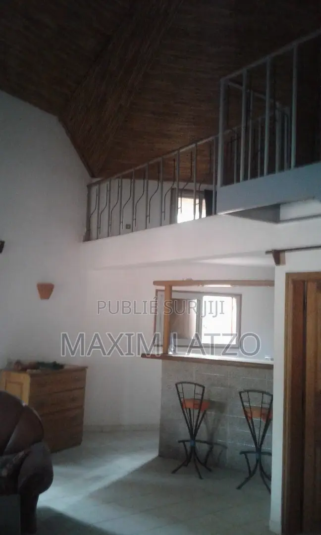 Furnished 2chbre Villa dans Sindia à Louer