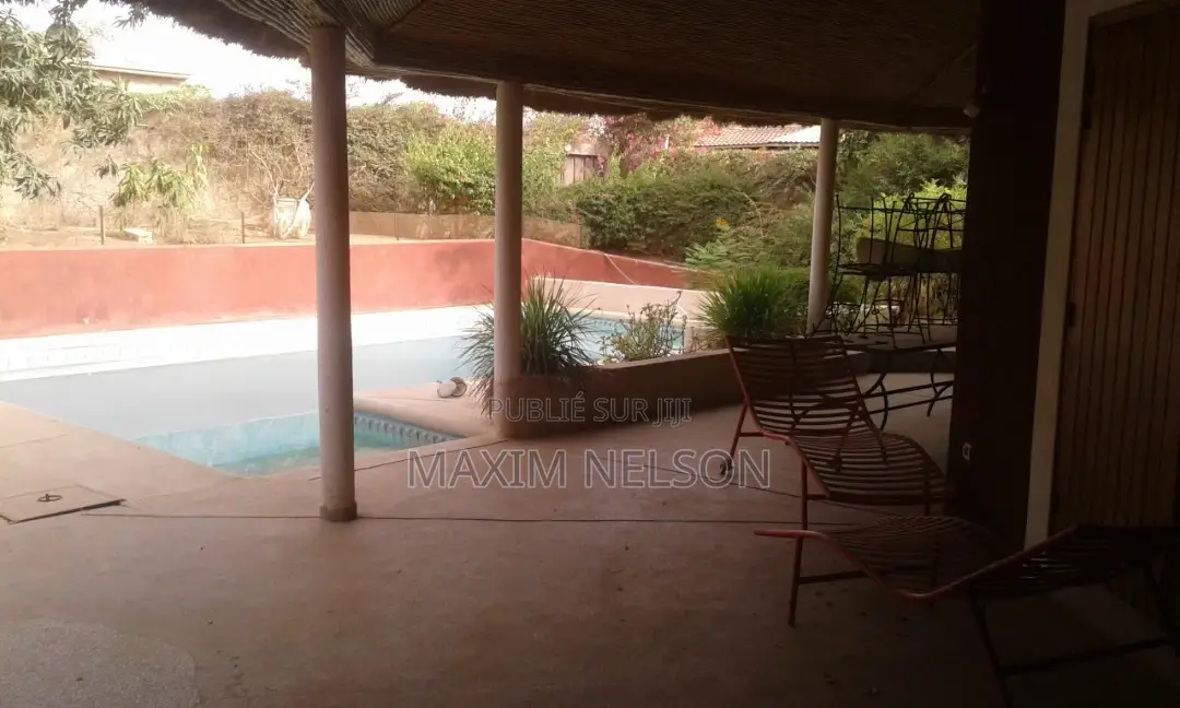 Furnished 2chbre Villa dans Sindia à Louer