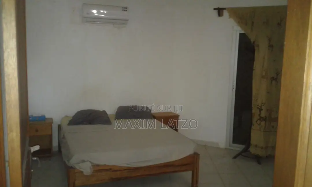 Furnished 2chbre Villa dans Sindia à Louer