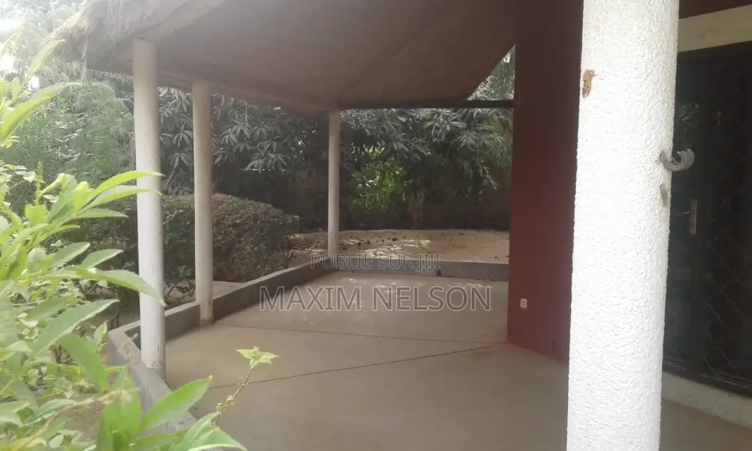 Furnished 2chbre Villa dans Sindia à Louer