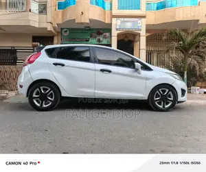 Ford Fiesta 2012 Blanc