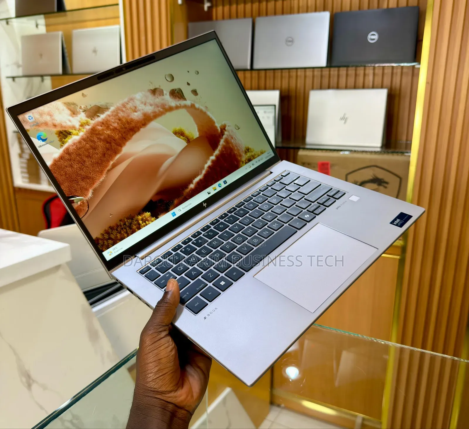 Nouveau HP ZBook 14 32GB Intel Core Ultra 5 SSD 512GB