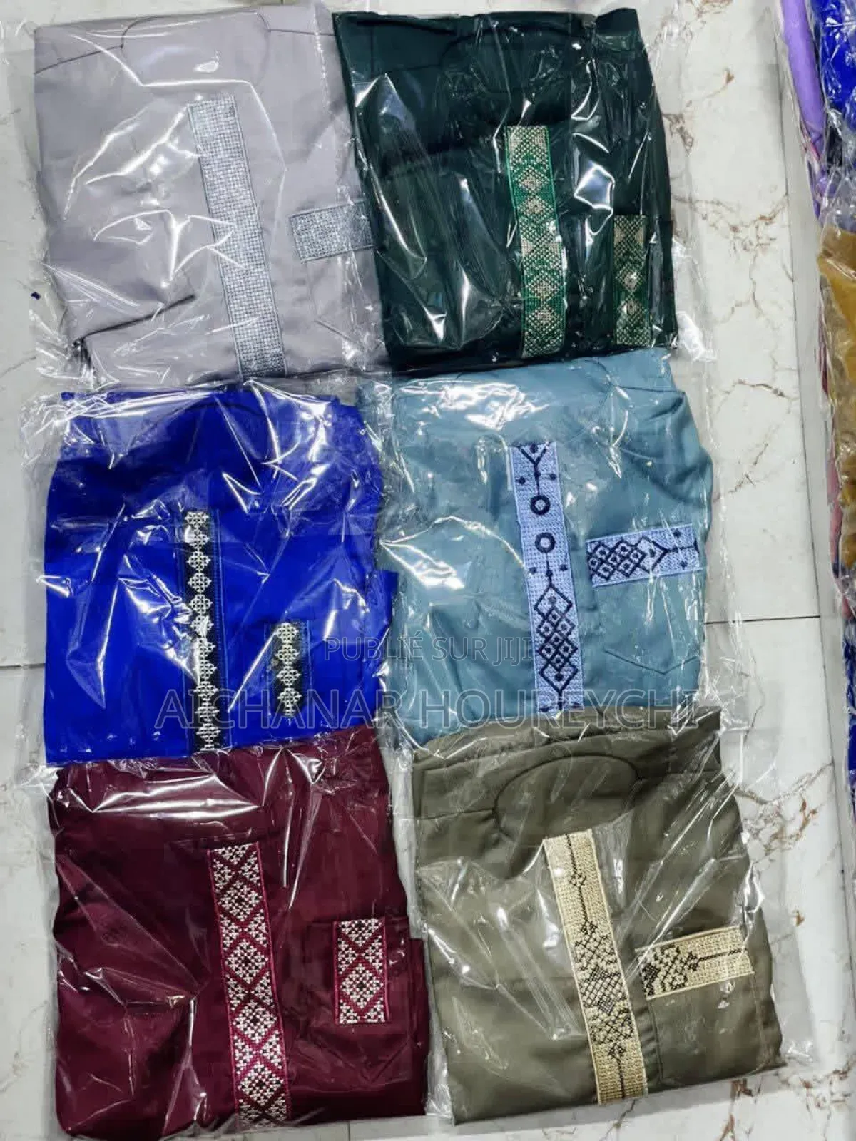 Des Vêtements De Qualite