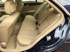 Mercedes-Benz C300 Luxury 4Matic Sedan AWD (3.0L 6cyl 7A) 2012 Bleu