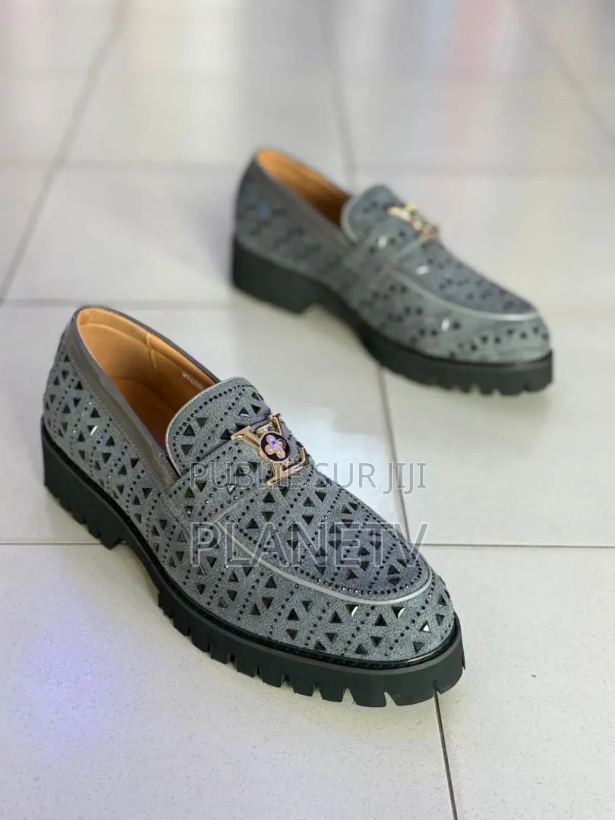 Lv Originale Disponible by WKST