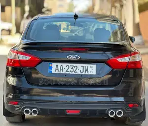 Ford Focus Titanium 4dr Hatchback (2.0L 4cyl 6AM) 2014 Noir