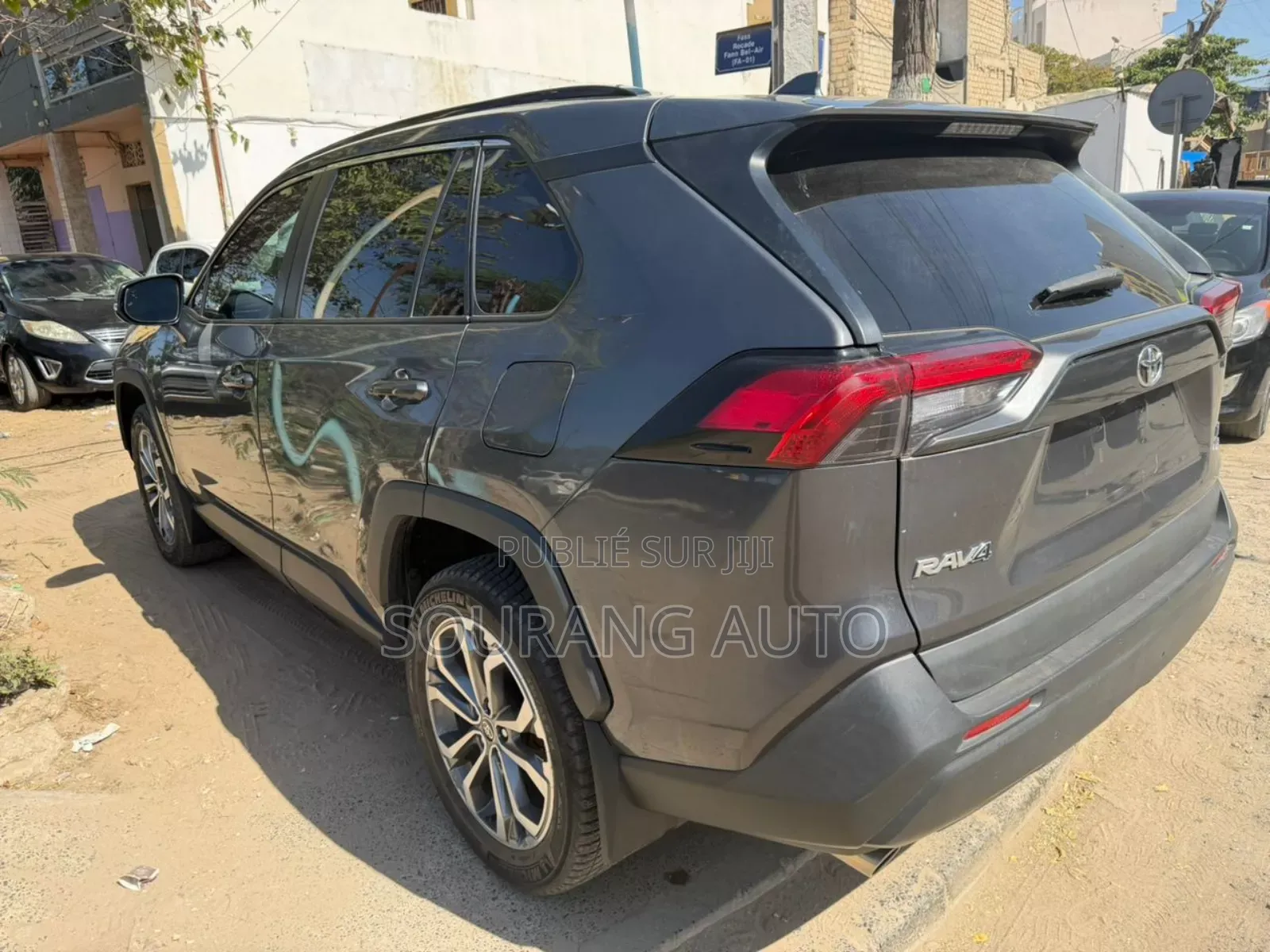 Toyota RAV4 Limited AWD 2019 Rouge