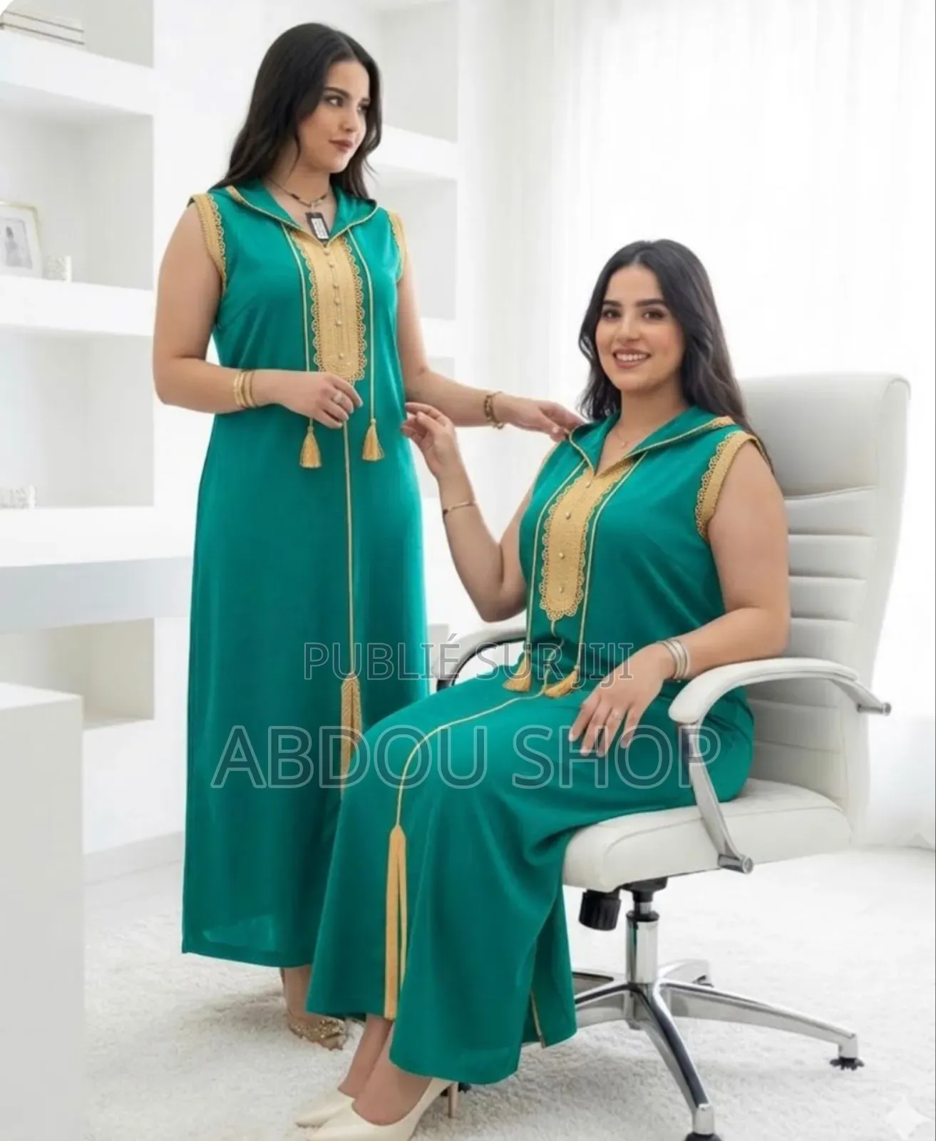 Robe Marocaine Capuchon Courte Manches Disponible