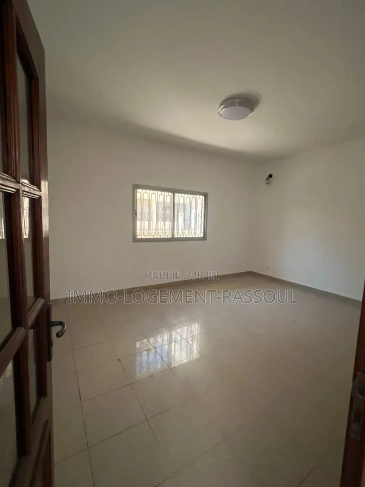 5chbre Villa dans , Mermoz Sacré-Cœur à Louer