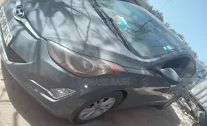 Hyundai Elantra 2012 Bleu