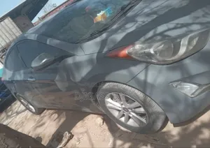 Hyundai Elantra 2012 Bleu