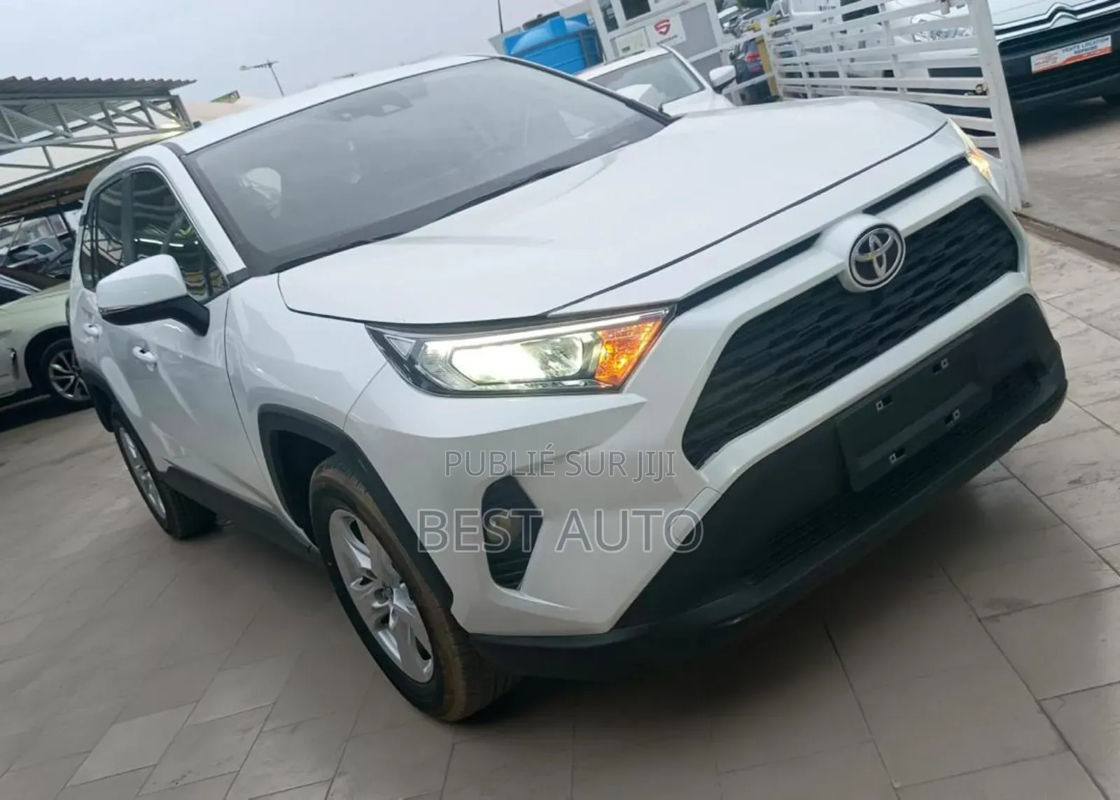 Toyota RAV4 2021 Blanc