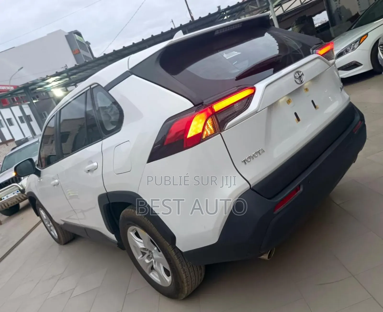 Toyota RAV4 2021 Blanc