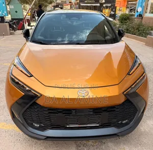 Toyota C-HR 2025 Orange