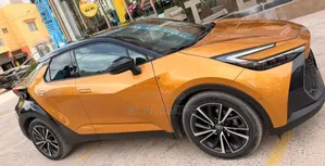 Toyota C-HR 2025 Orange