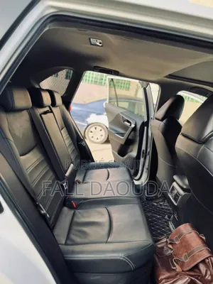 Toyota RAV4 2022 Blanc