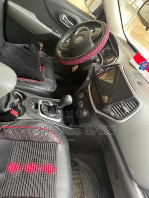 Jeep Cherokee 2014 Noir Mat