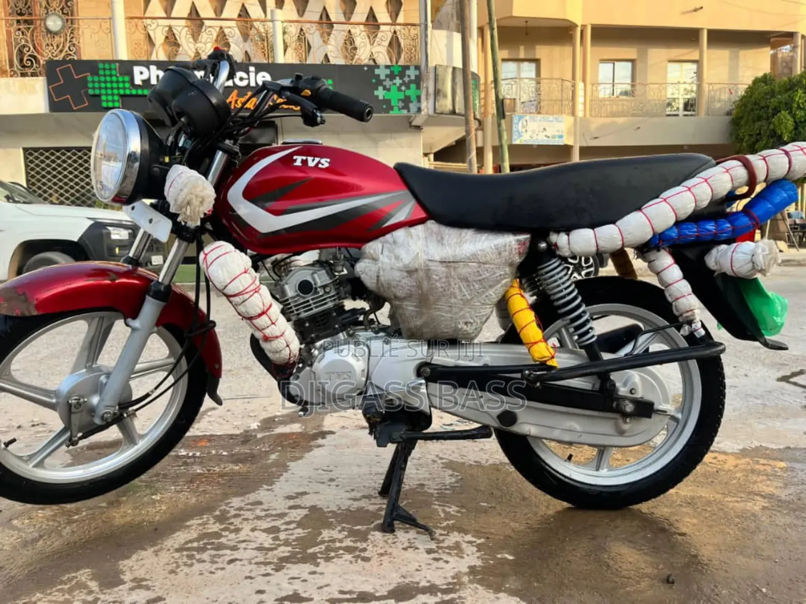 TVS HLX 125 2018 Rouge