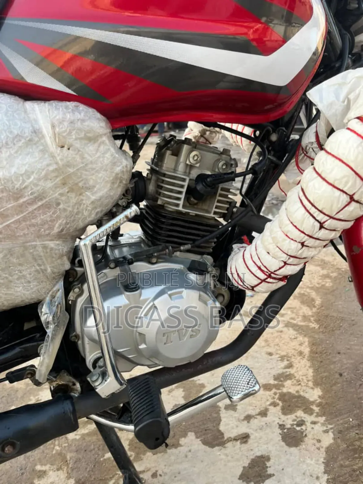 TVS HLX 125 2018 Rouge