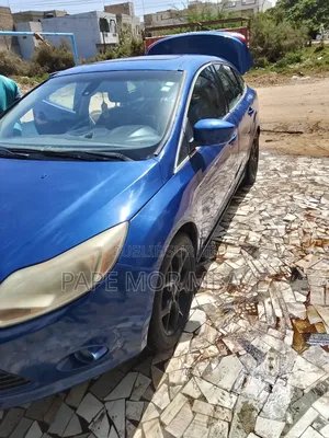 Ford Focus SEL Sedan FWD (2.0L 4cyl 6A) 2012 Bleu