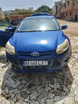 Ford Focus SEL Sedan FWD (2.0L 4cyl 6A) 2012 Bleu