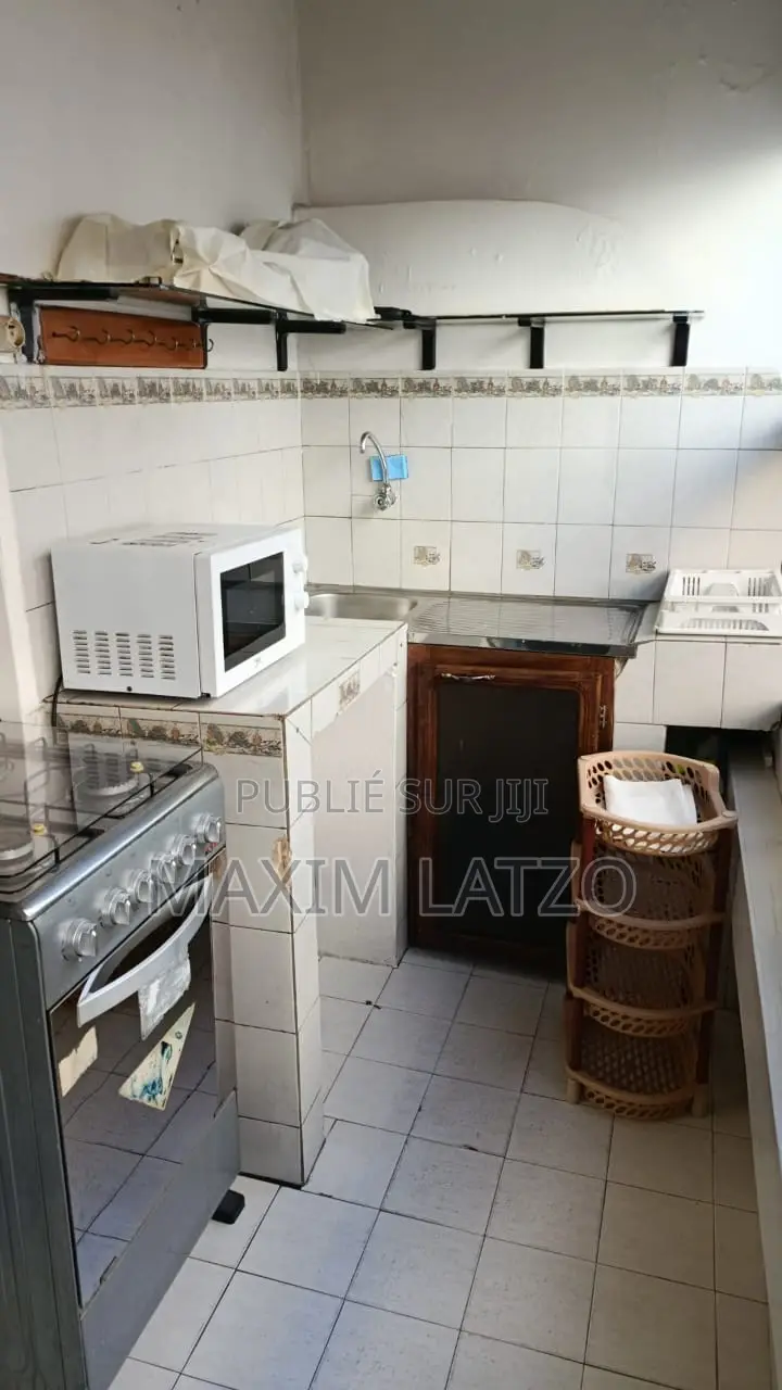 Meublé 1chbre Studio dans Dakar Plateau à Louer