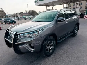 Toyota Fortuner 2018 Gris