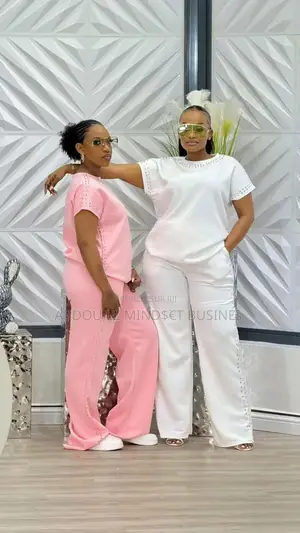 Ensemble Jogging Bas Large Avec Perlage Disponible