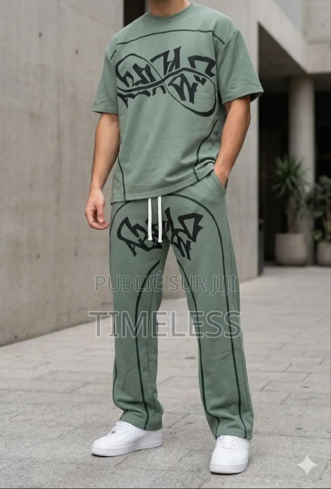 Graffiti Tracksuit. � Calvano +1