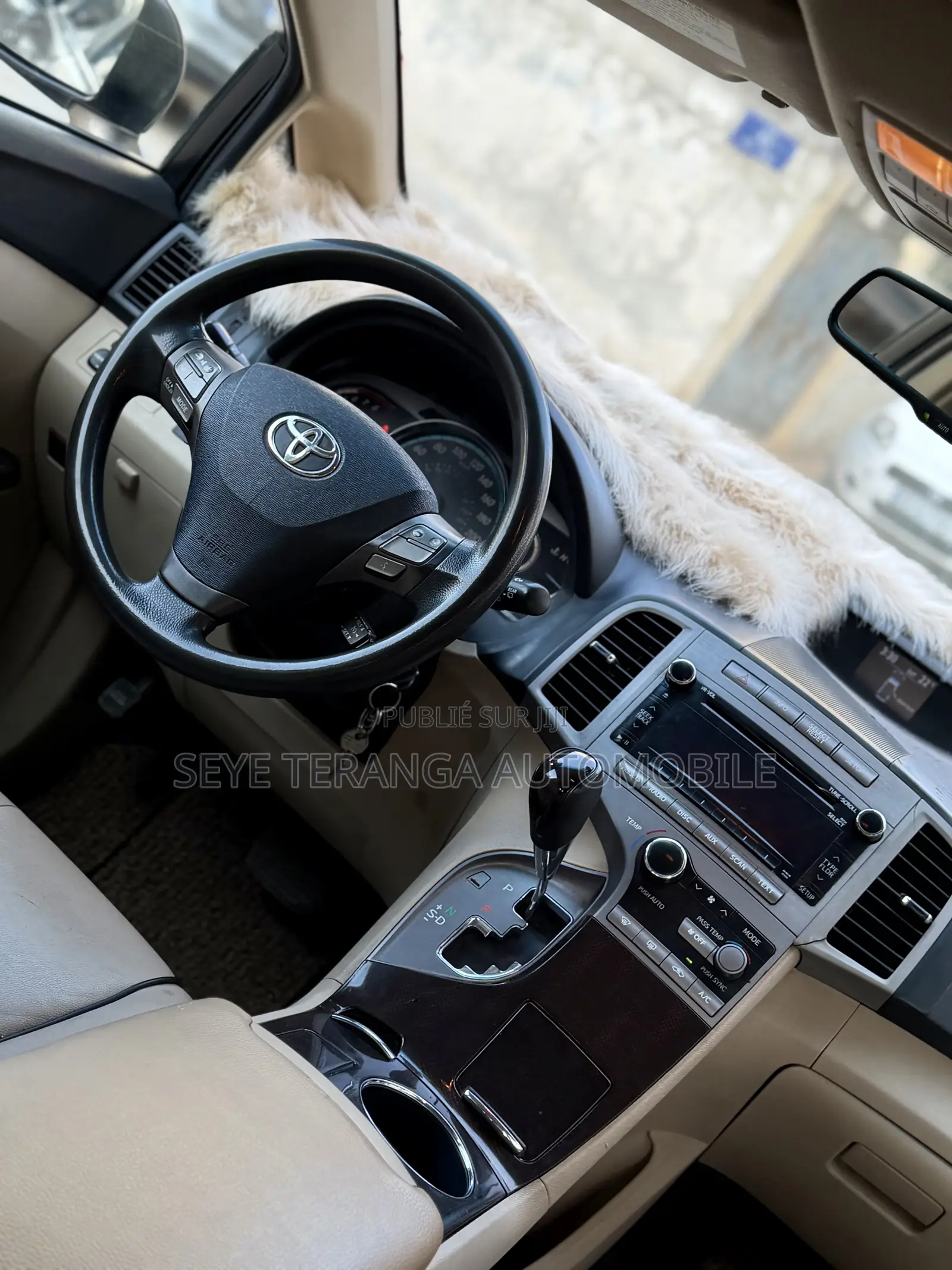 Toyota Venza AWD 2012 Beige