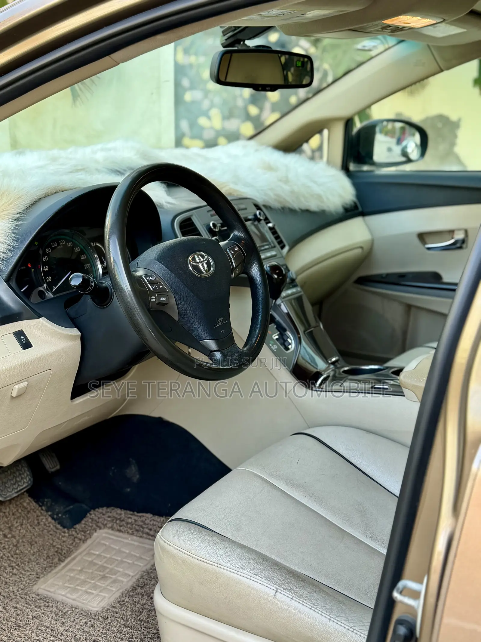 Toyota Venza AWD 2012 Beige