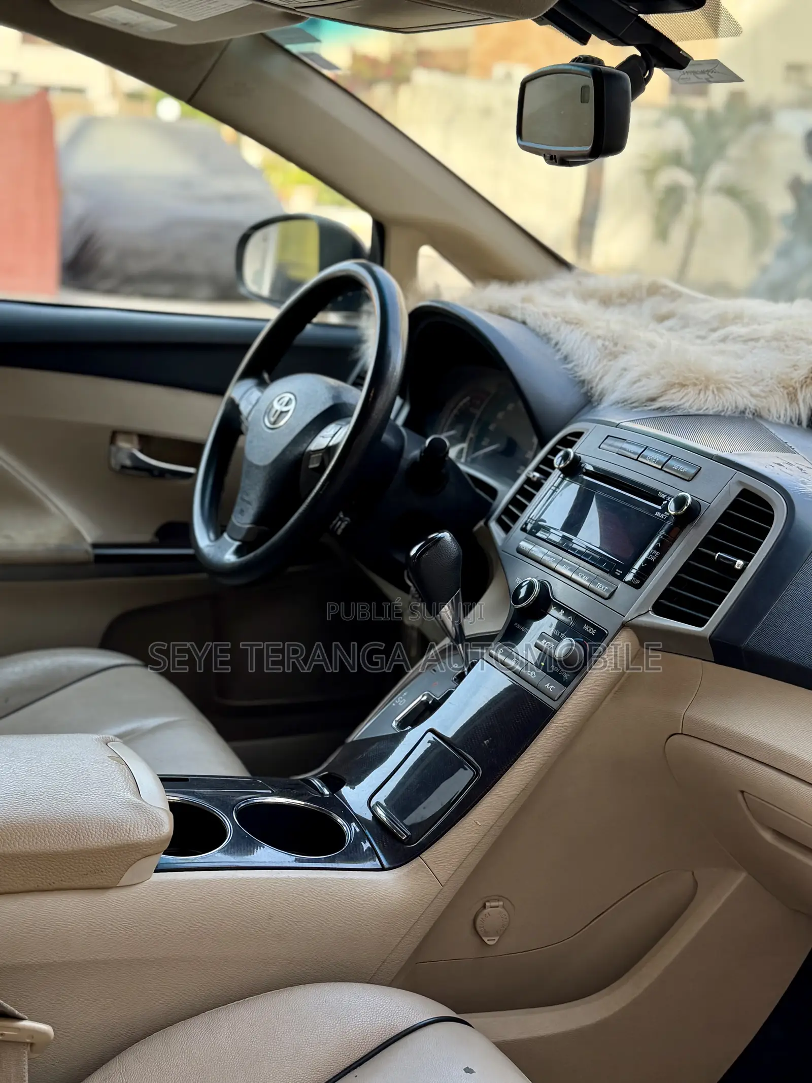 Toyota Venza AWD 2012 Beige