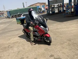 Honda Forza 2022 Rouge