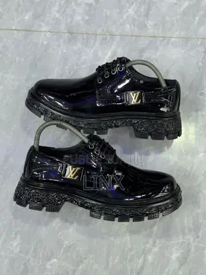 Chaussures De Ville Lv Disponible