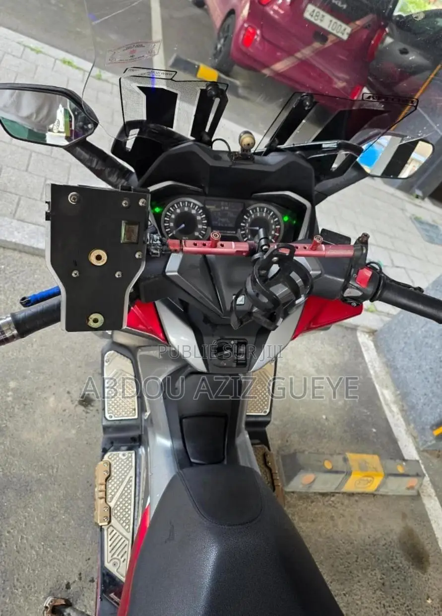 Honda Forza 2022 Rouge