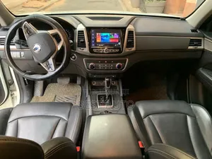 SsangYong Rexton 2018 Blanc