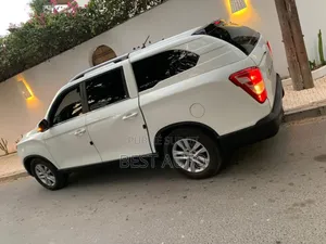 SsangYong Rexton 2018 Blanc